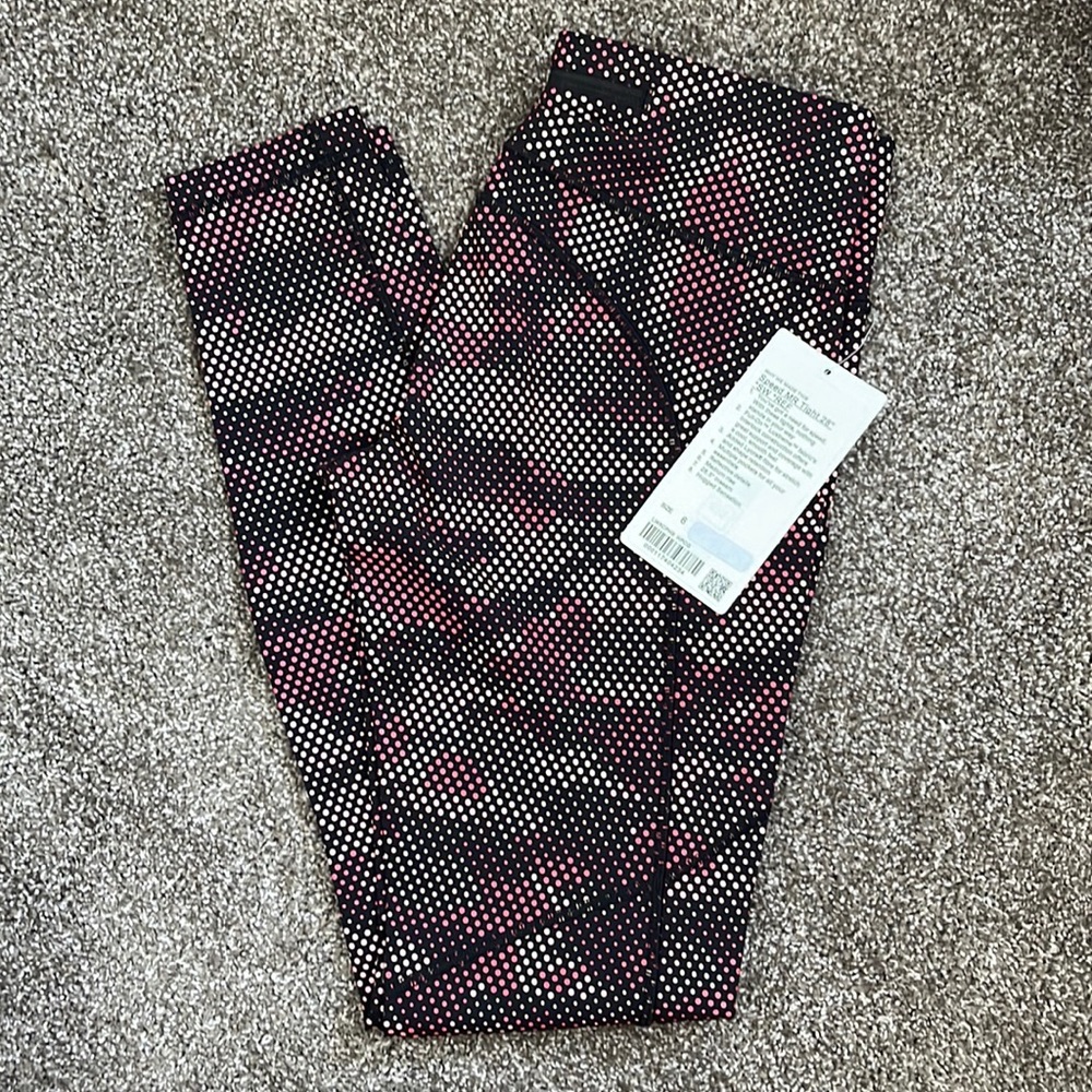 Lululemon Speed Tight V *SeaWheeze
High Tempo Camo Reflective Grey Multi